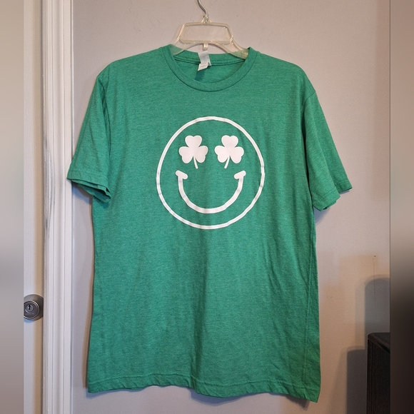 Tops - Green T-Shirt with Smiley Shamrock/Clover Design St Patrick's Day